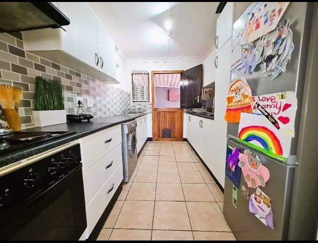 3 BEDROOM SIMPLEX SOLD IN THE WOLDS